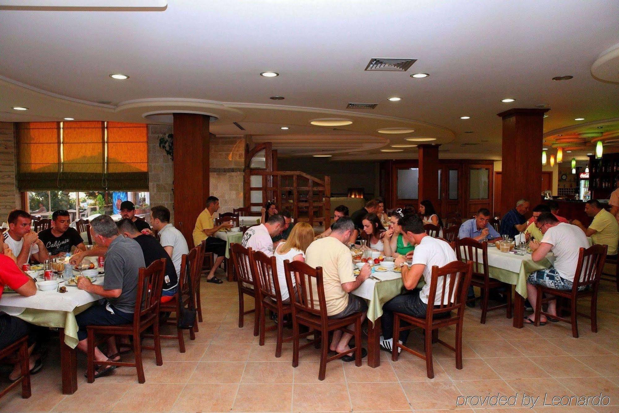 Hotel Oaz Durrës 레스토랑 사진